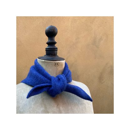 Neckerchief in Lambswool “Electric Indigo” - Image 6